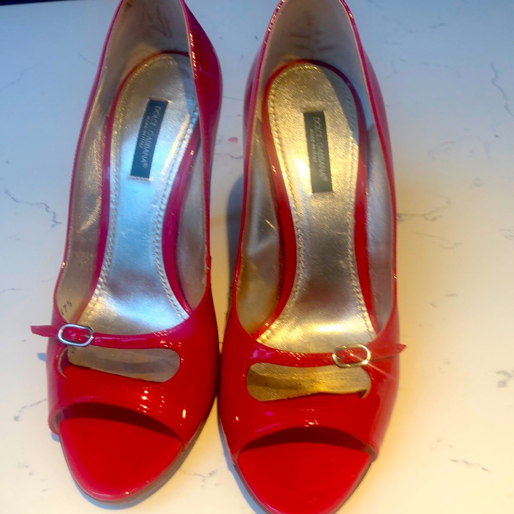 vintage dolce gabana  patent leather pumps